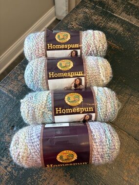 Lion Brand NWT  Homespun Yarn in Tudor x 4 Skeins